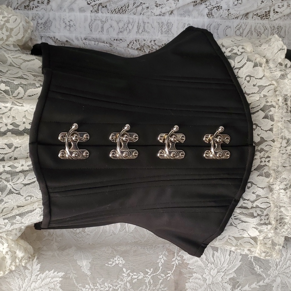 Timeless Trends corset 26 waist Underbust Gothic Black Un-used hourglass